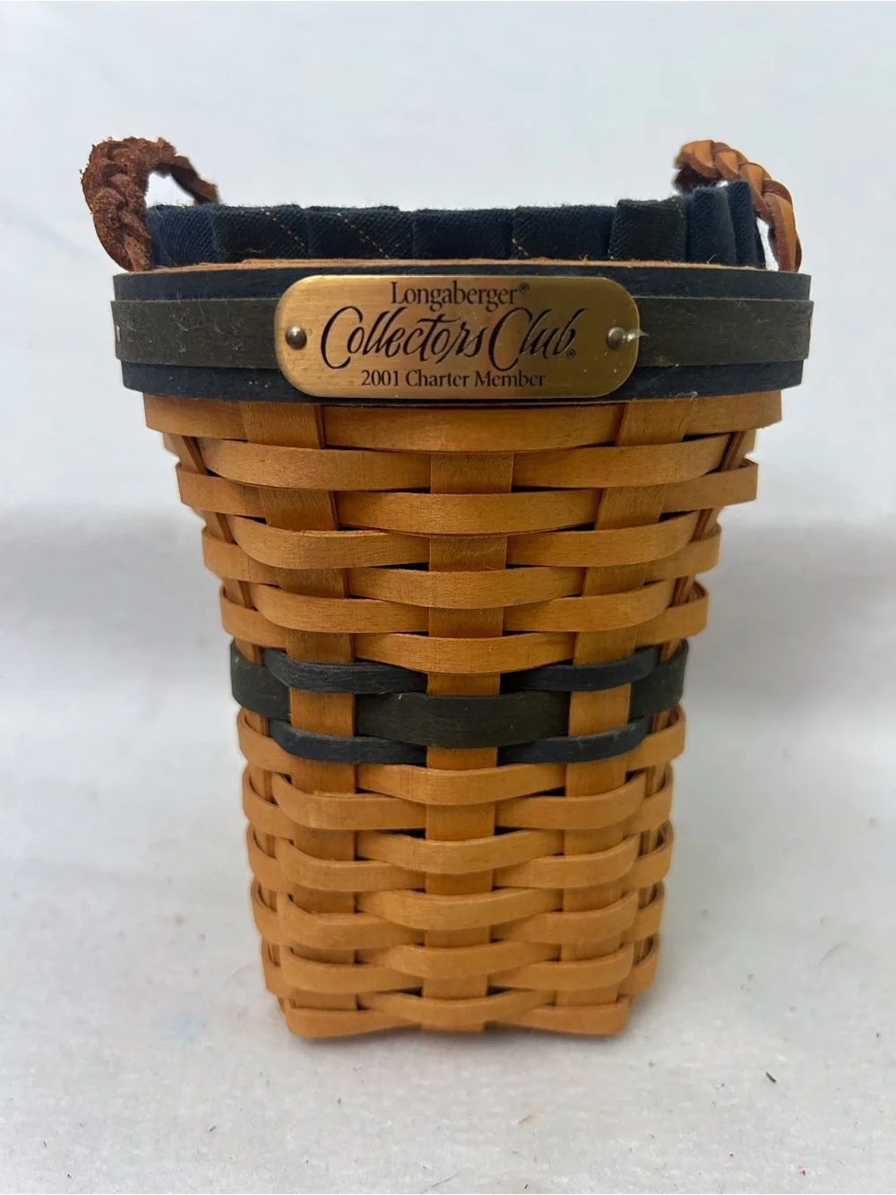 Longaberger 2001 Collectors Club Renewal Basket